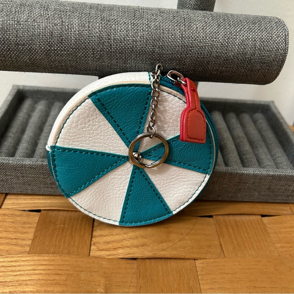 Relic: Beach Ball Coin/Keychain Purse - Picture 2 of 6